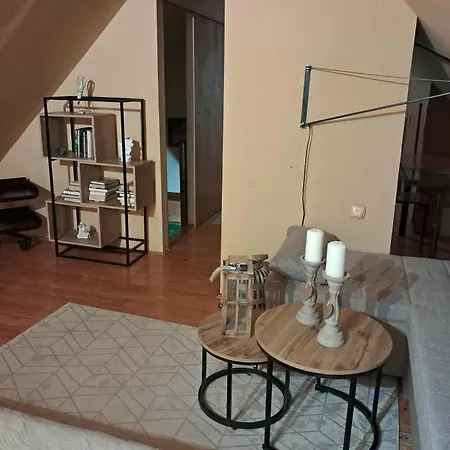 Roseart Star Apartment, Spacious Retreat Mrse