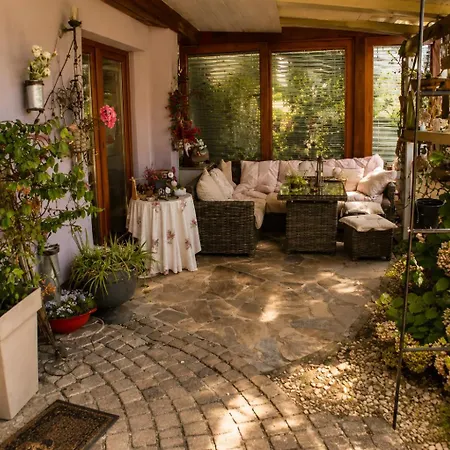 Roseart Star Apartment, Spacious Retreat * Mrse